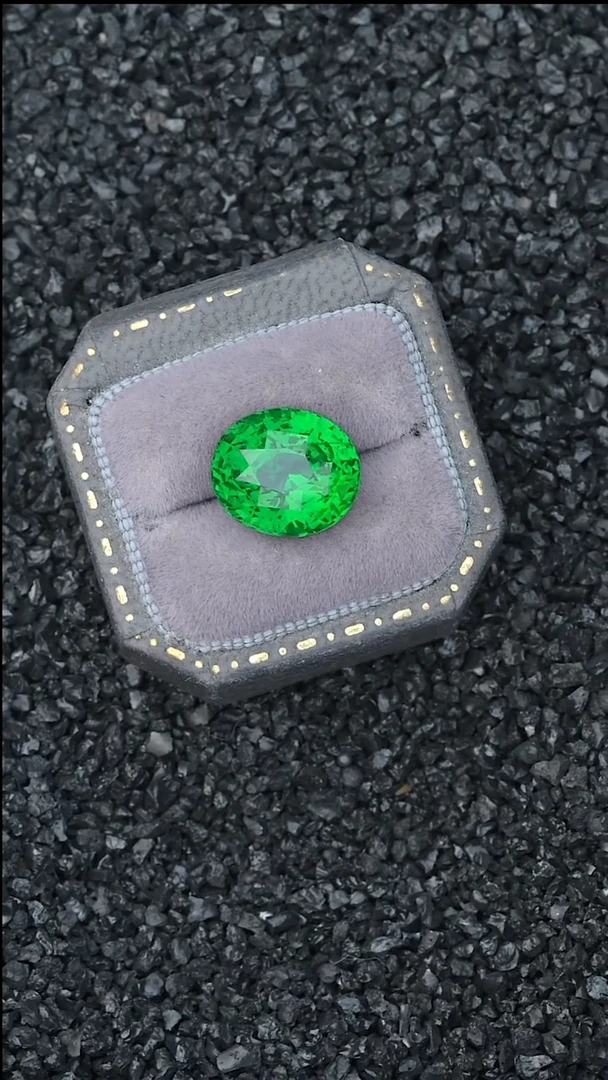 【闪购商品】石榴石无未镶嵌7克拉