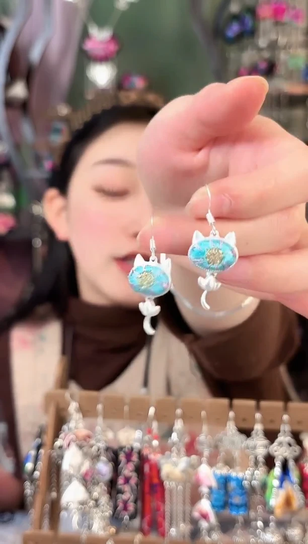 彩云南阁非遗老绣苗银饰品292