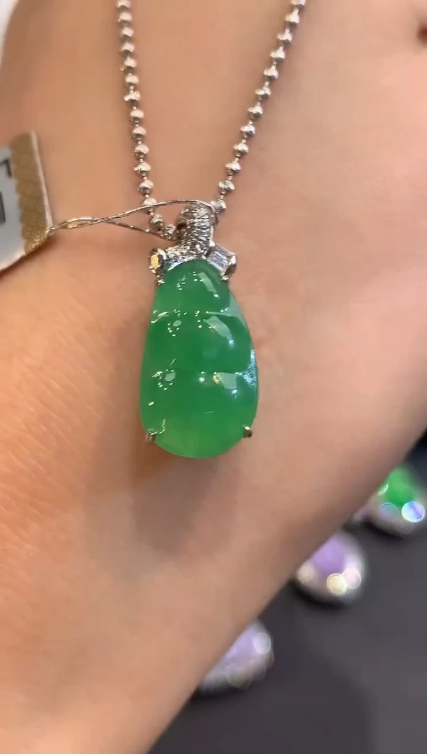 吊坠(不含链)18K金镶嵌翡翠q24