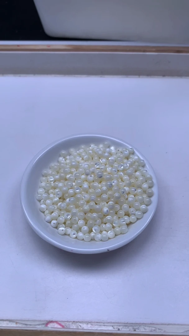 未镶嵌散珠拼合珍珠（马贝珠）B742 珍 珠 贝4mm50个8.8元