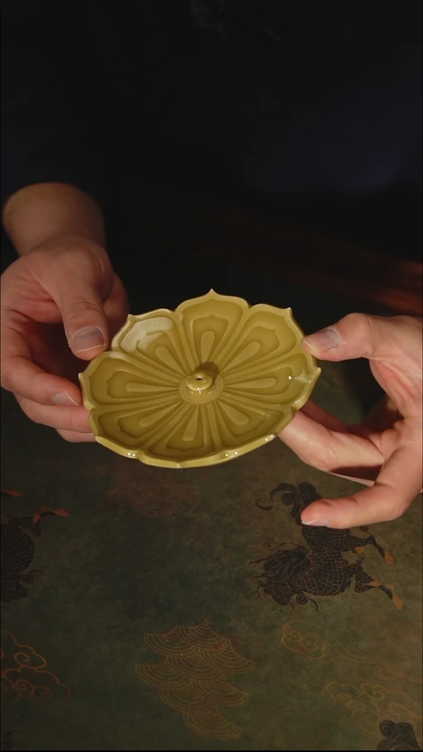 【览古雅韵】莲瓣香插