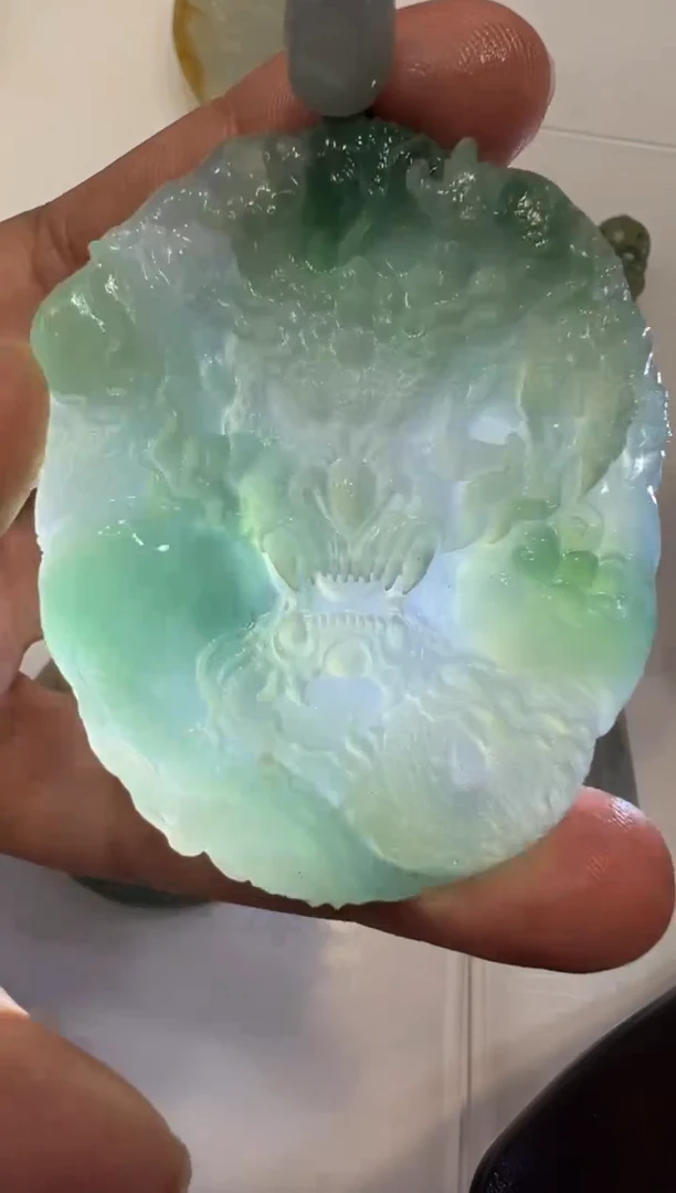 定制翡翠未镶嵌牌子