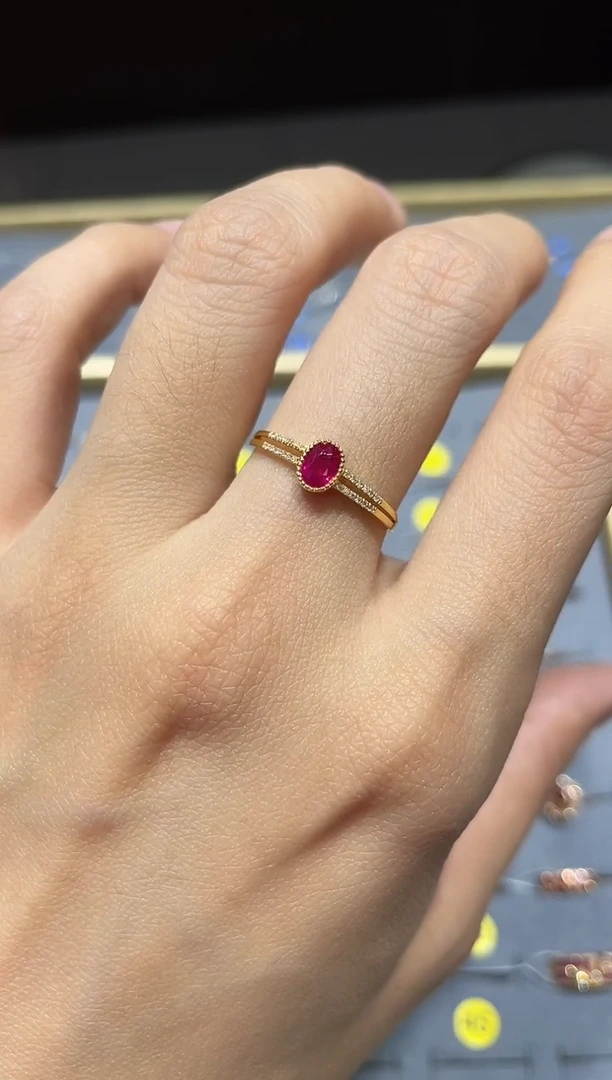 18K金镶嵌戒指红宝石1