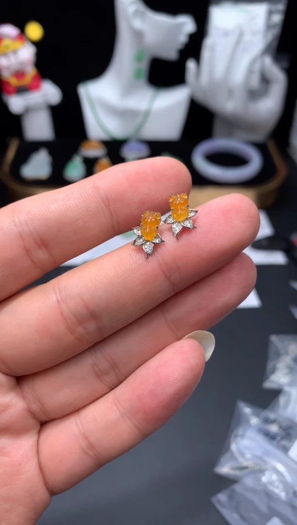 18K金镶嵌定制翡翠48小时鉴赏期 退货不扣服务费