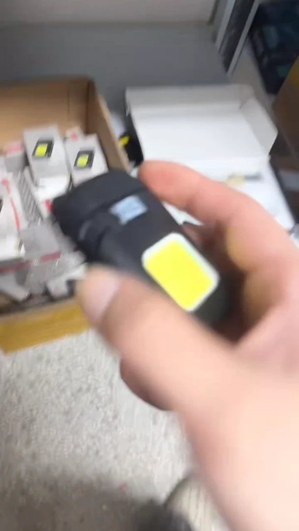 可上飞机可上高铁多功能打火机-超亮侧灯走夜路专用