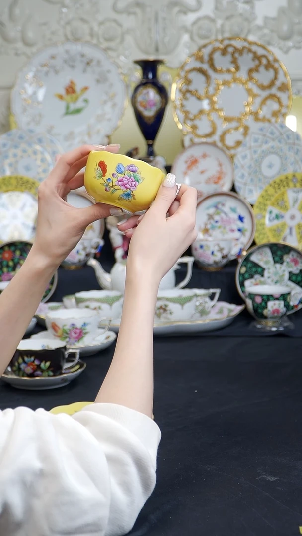 骨瓷婷婷中古器物如图所示55