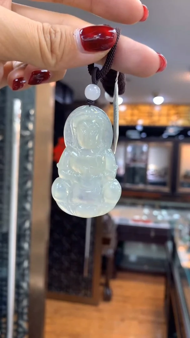 颈饰未镶嵌翡翠观音