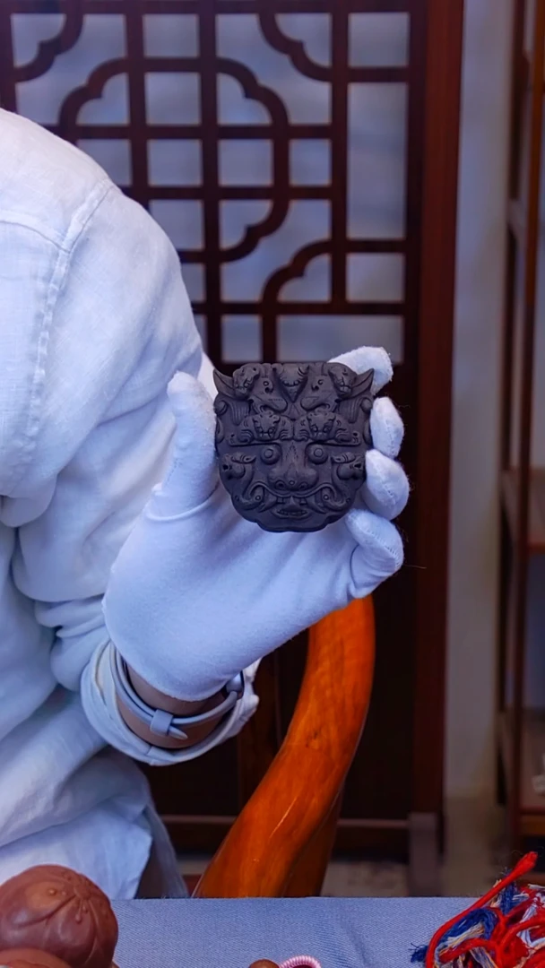 木易留香悦心牛首（瑕）