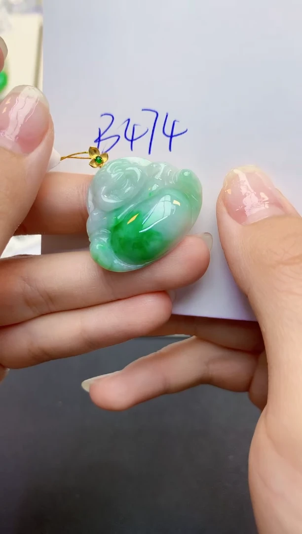 翡翠18K金镶嵌颈饰天然缅甸A货翡翠