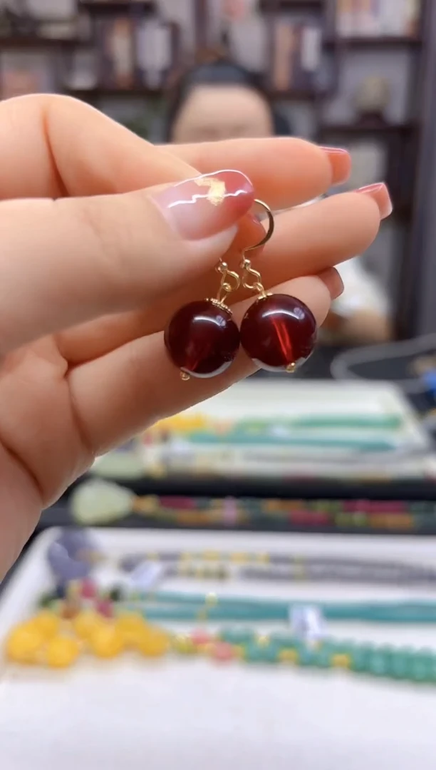 【闪购商品】血珀耳饰14K金镶嵌耳勾E80