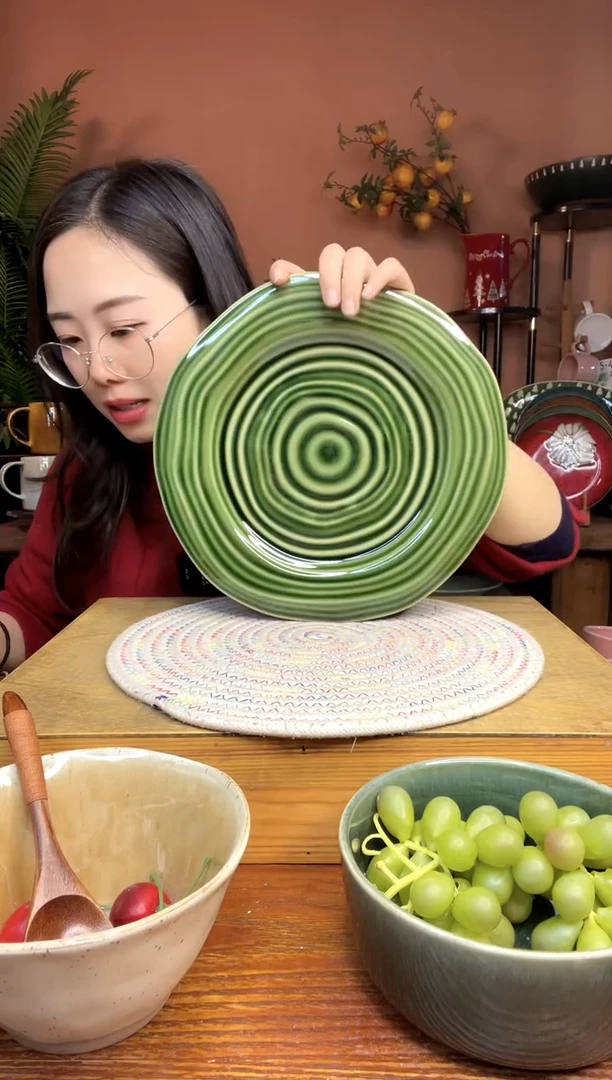 陶瓷10英寸绿色螺纹大盘  微瑕