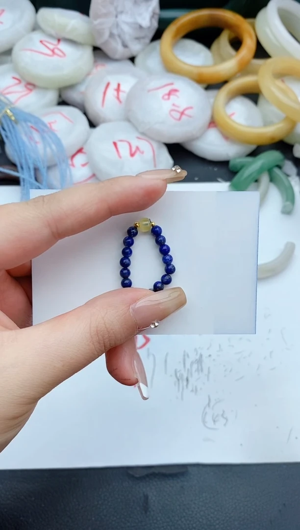 石英质玉手镯未镶嵌88+蓝戒指（随机发货）