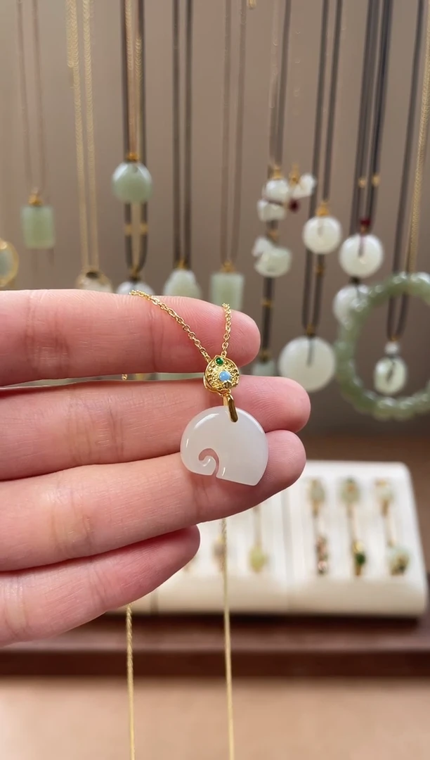 颈饰银S925镶嵌和田玉和田玉吊坠