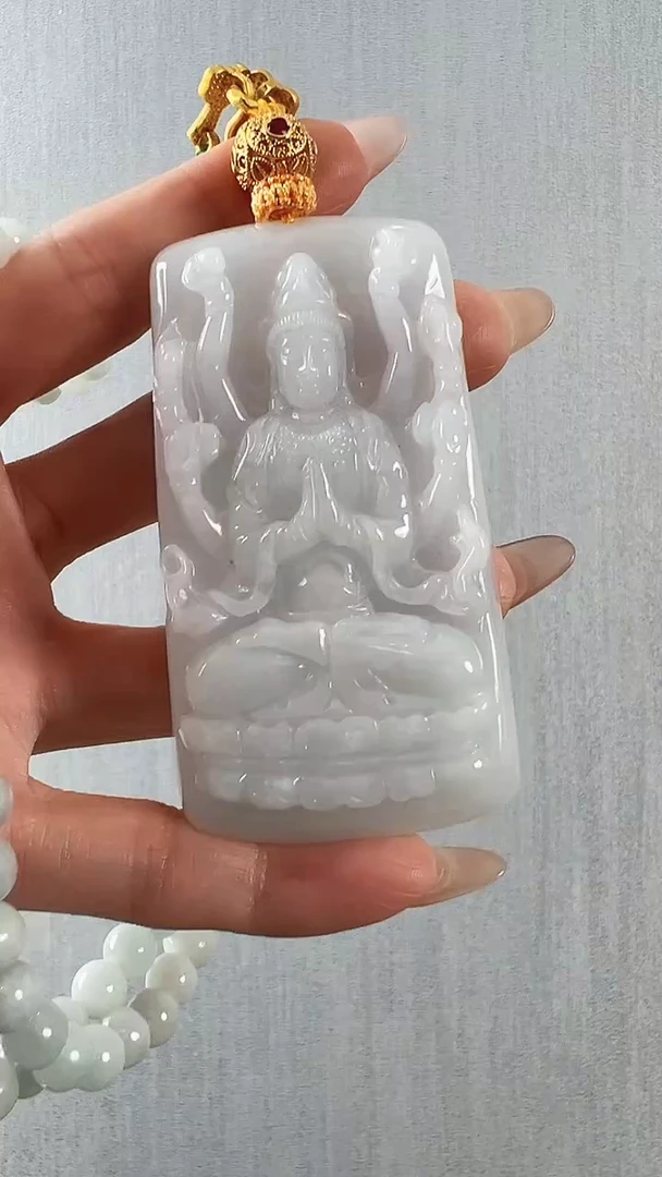 颈饰未镶嵌翡翠千手观音