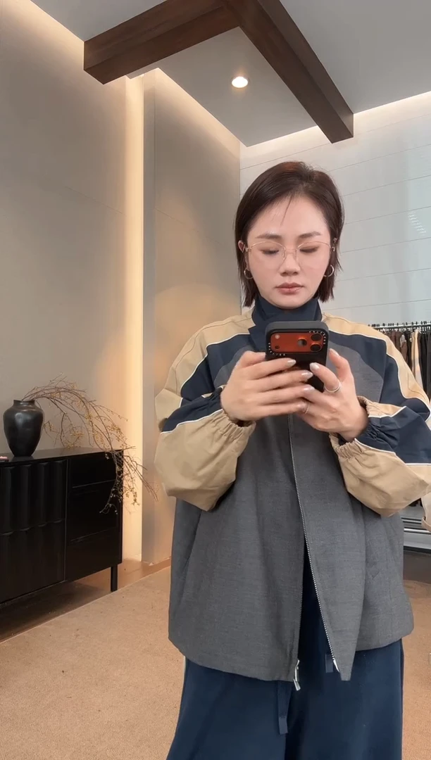 是***莹XUZIYU.小个子定制外套