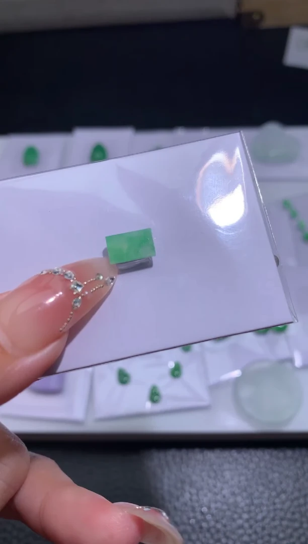 【闪购商品】定制翡翠未镶嵌毛货