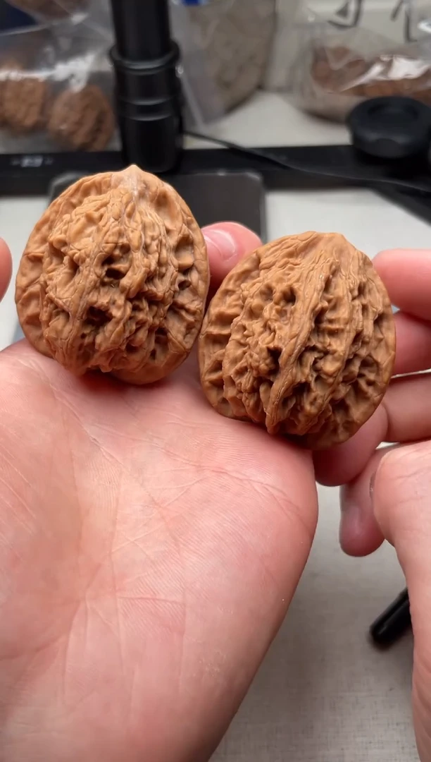 把件文玩核桃麦穗虎头