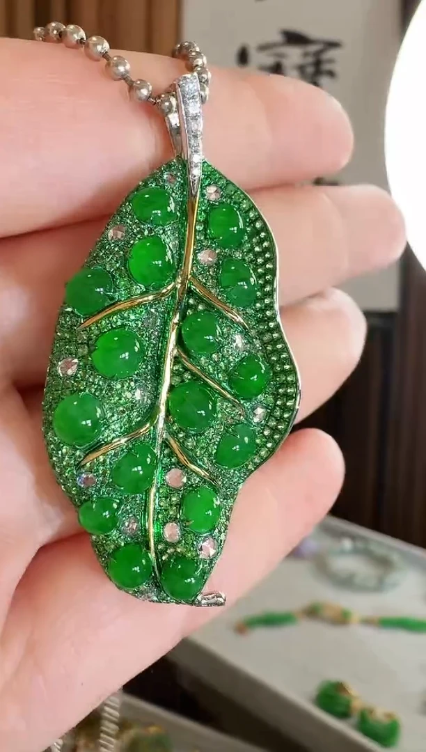 翡翠18K金镶嵌吊坠(不含链)吊坠