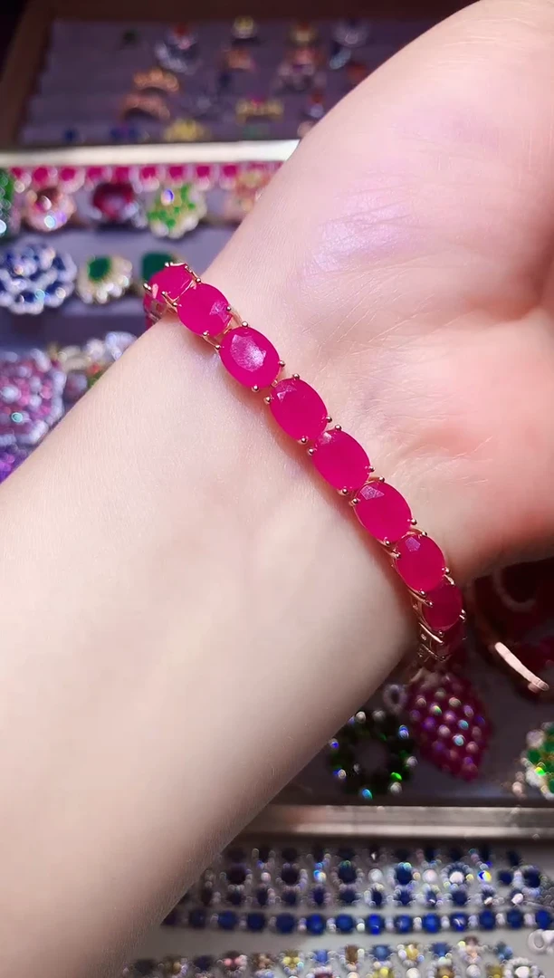 银S925镶嵌手链红宝石....