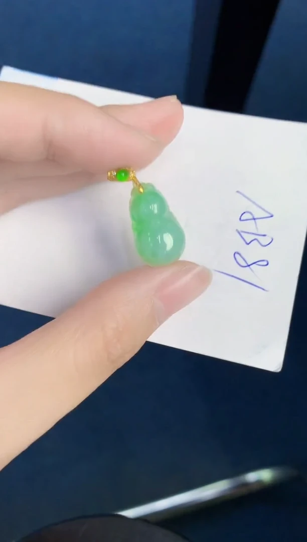 翡翠未镶嵌颈饰天然翡翠缅甸A货