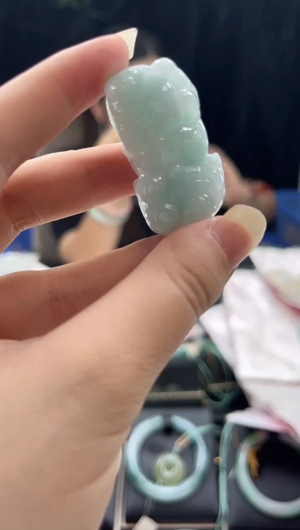 翡翠未镶嵌颈饰?***诺0767977715