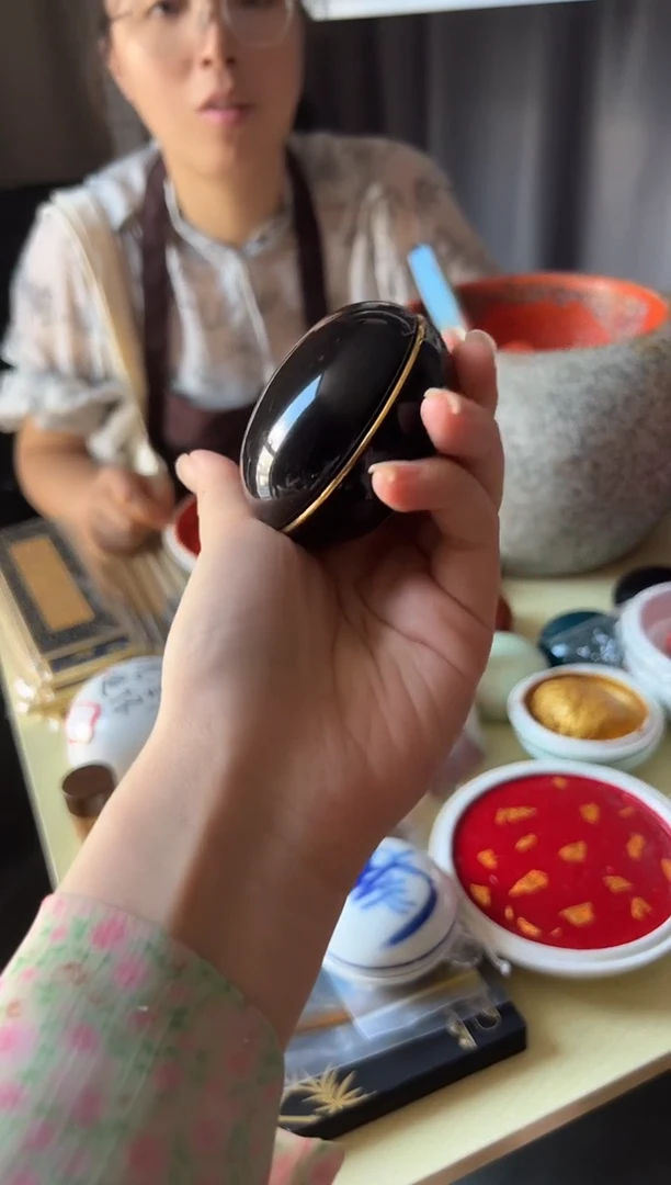 单个黑色小旋钮瓷缸