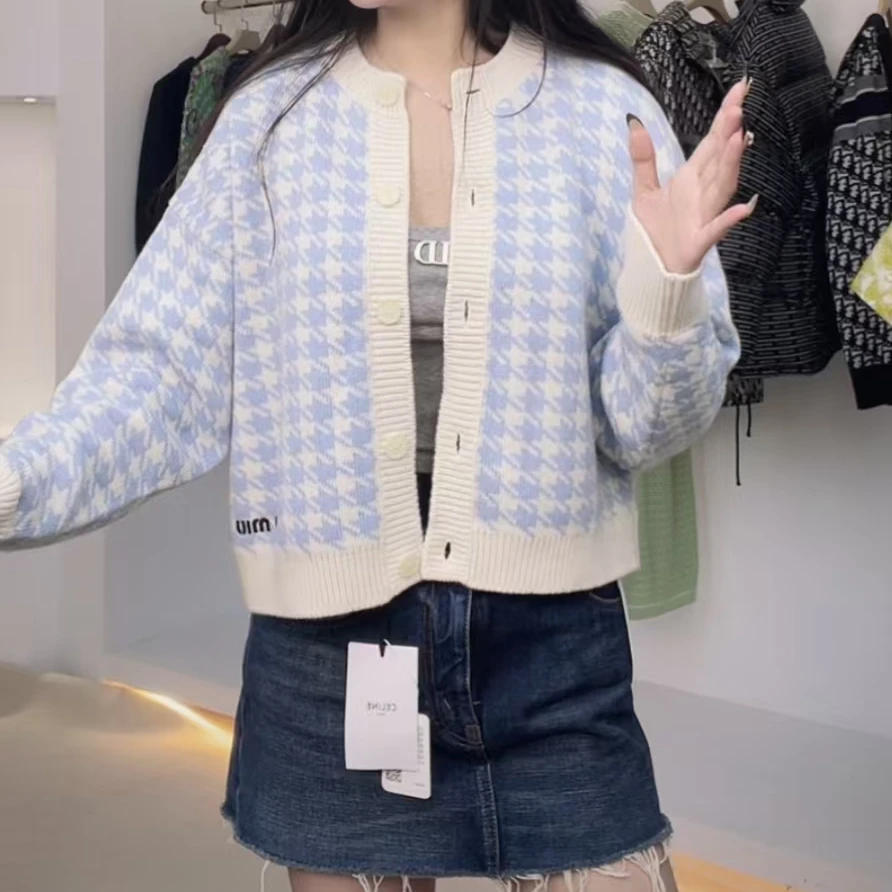 全新未使用 MIU MIU/缪缪  圆领针织排扣长袖毛衣/36