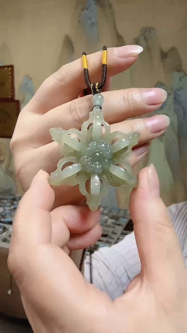 和田玉未镶嵌颈饰.