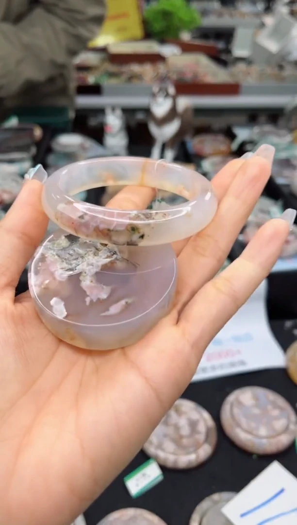 【闪购商品】石英质玉手镯未镶嵌55圈口（赠品镯心）1660245