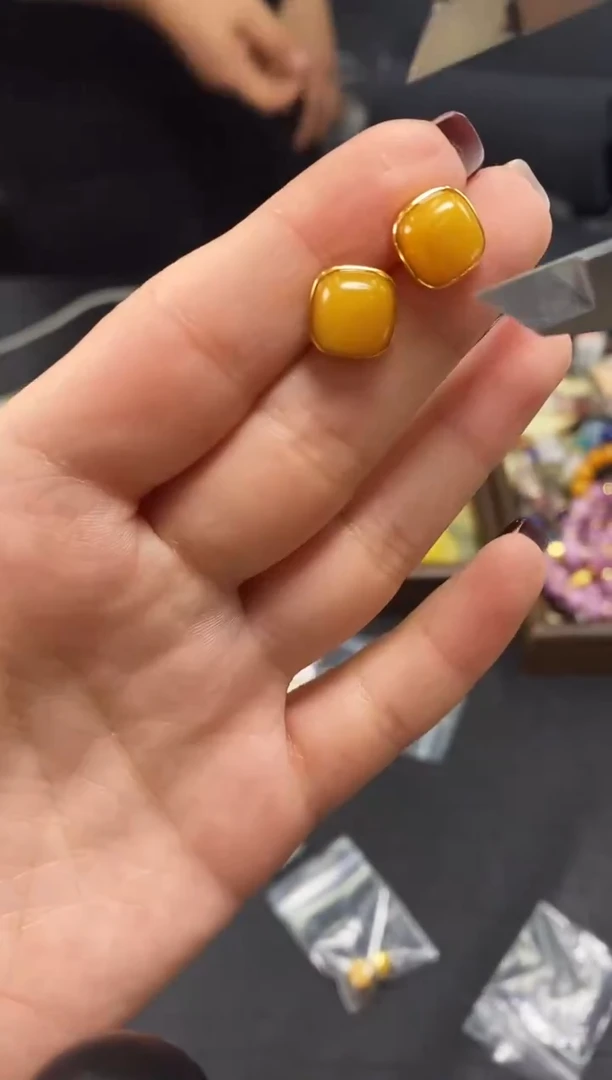 蜜蜡未镶嵌耳饰耳钉557多样性发其一