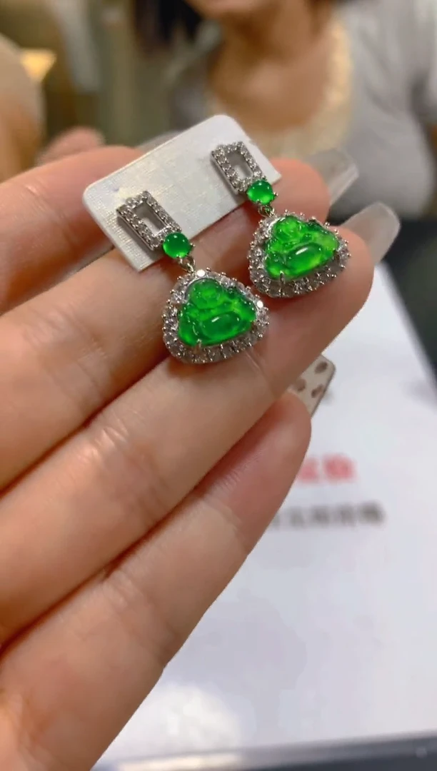 未镶嵌翡翠耳饰多样性发一