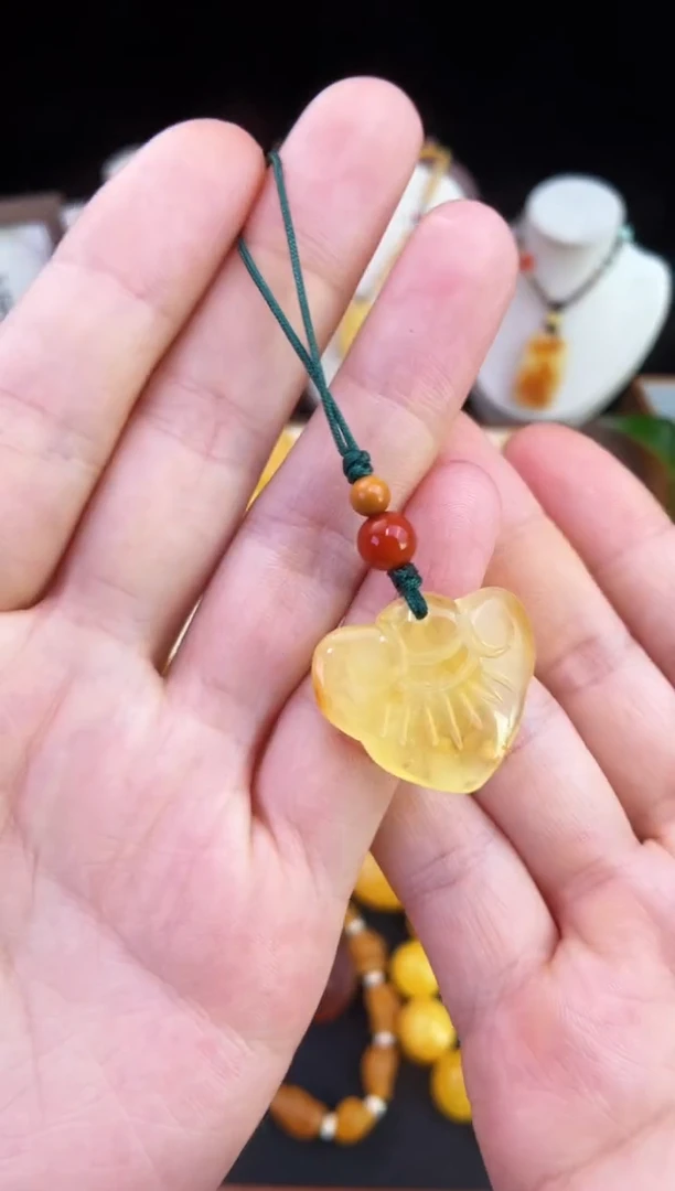琥珀未镶嵌珠宝奇石柒月