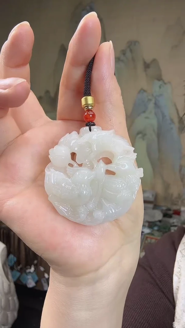 颈饰未镶嵌和田玉.