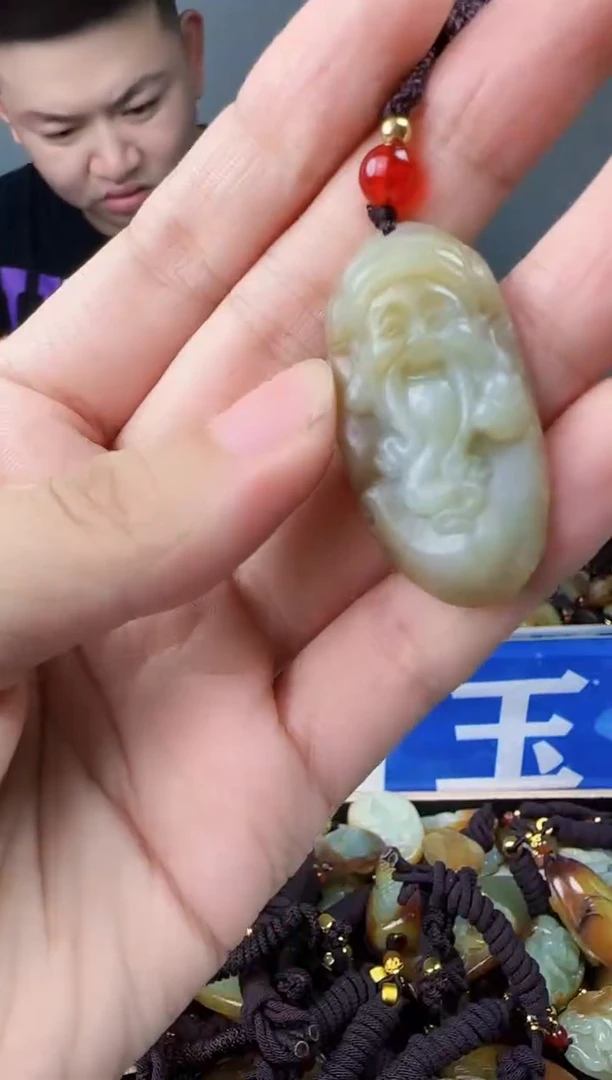 和田玉未镶嵌颈饰1