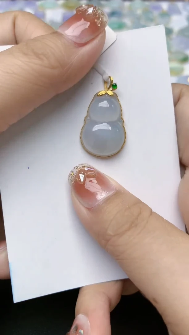 翡翠18K金镶嵌颈饰天然翡翠A货