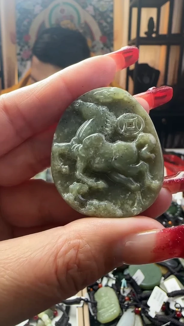 颈饰未镶嵌和田玉43687637