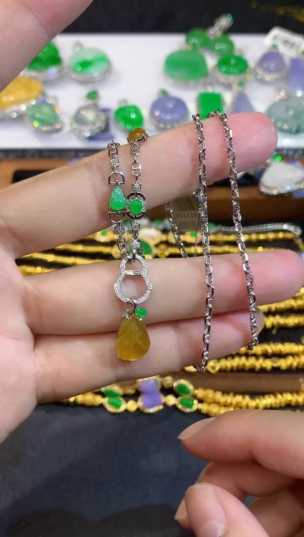 项链18K金镶嵌翡翠多样性发其一