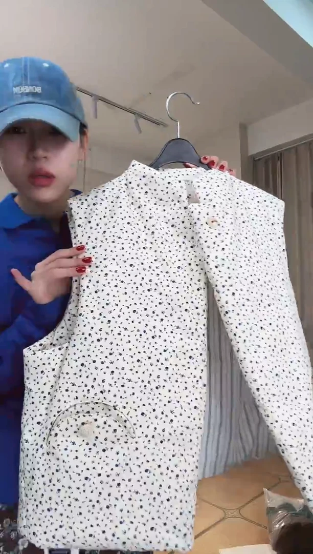 小*叮设计师品牌白色波点马甲