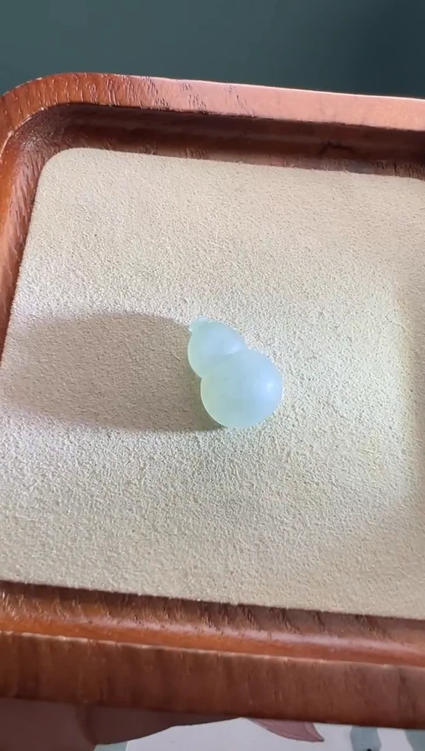 定制翡翠未镶嵌冰蓝葫芦