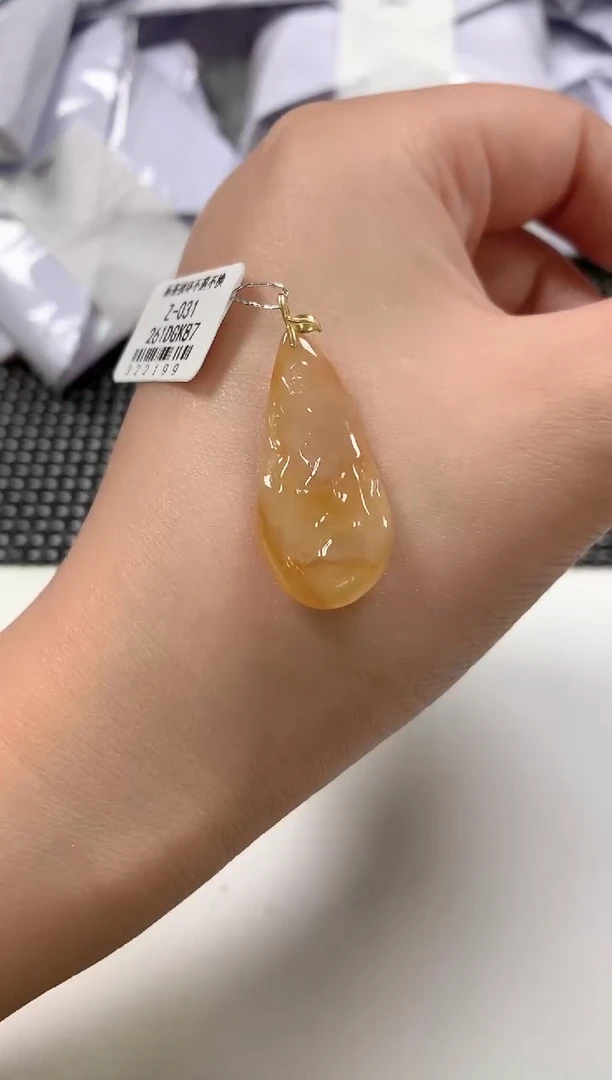 翡翠18K金镶嵌颈饰26