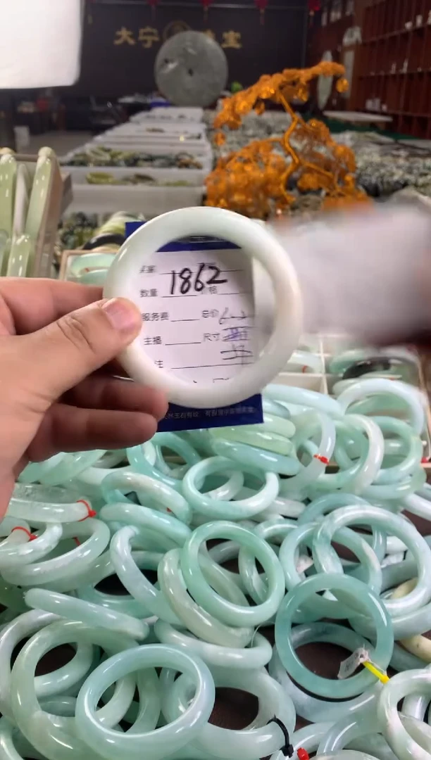 蛇纹石玉未镶嵌手镯1862