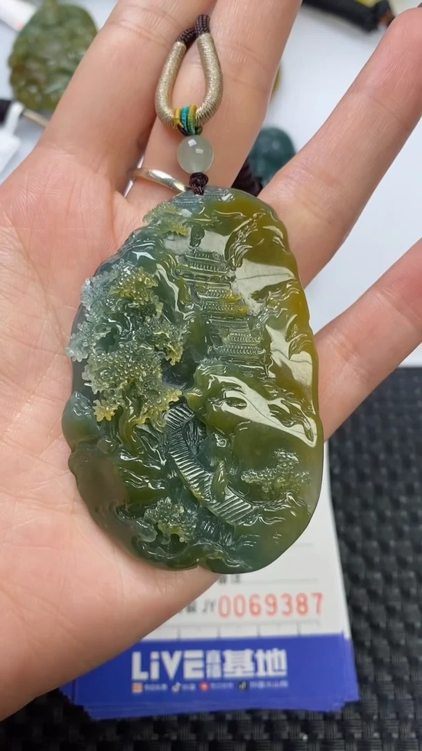 【闪购商品】翡翠颈饰未镶嵌1111111111111111