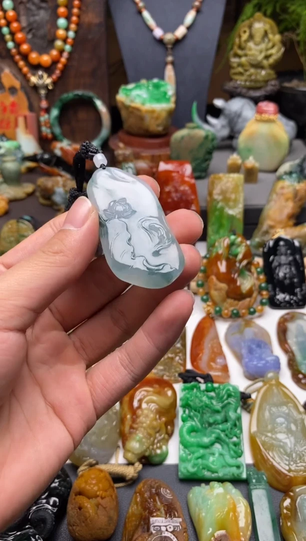 吊坠(赠链)未镶嵌翡翠荷趣