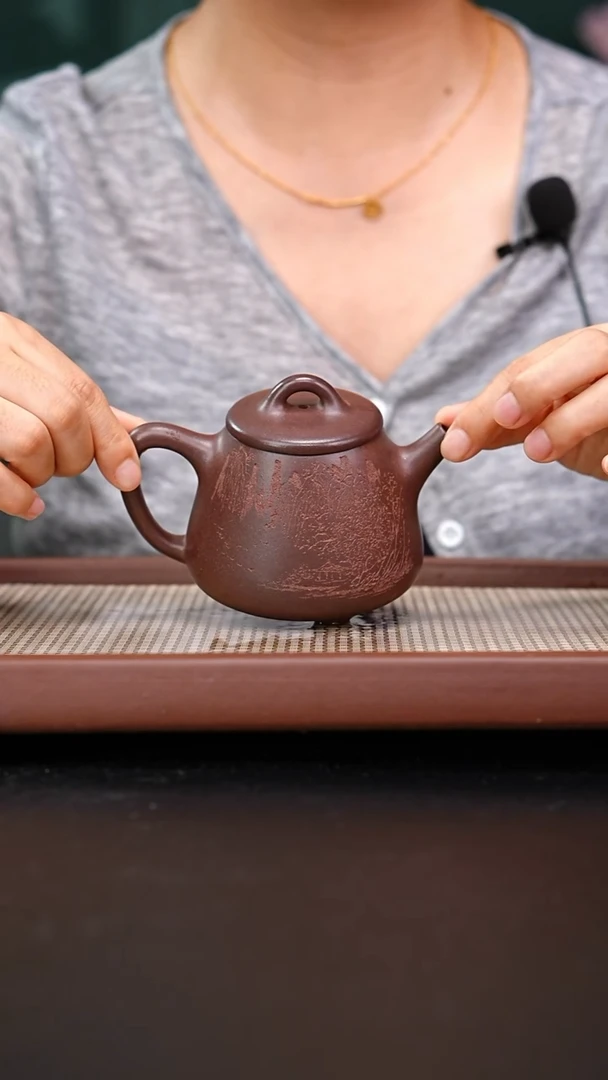 茶壶紫砂四号井底槽青高石瓢刻绘山水240cc朱启华