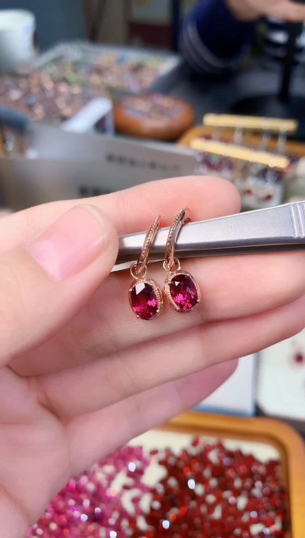 【闪购商品】石榴石耳扣银S925镶嵌天然镁铝