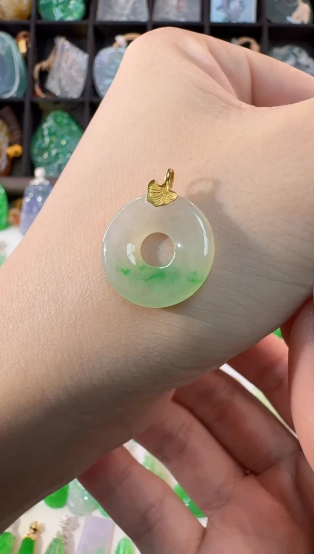 颈饰18K金镶嵌翡翠缅甸A货翡翠