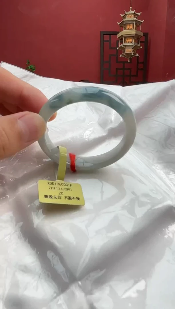 未镶嵌手镯（贵妃镯）翡翠翡翠手镯5
