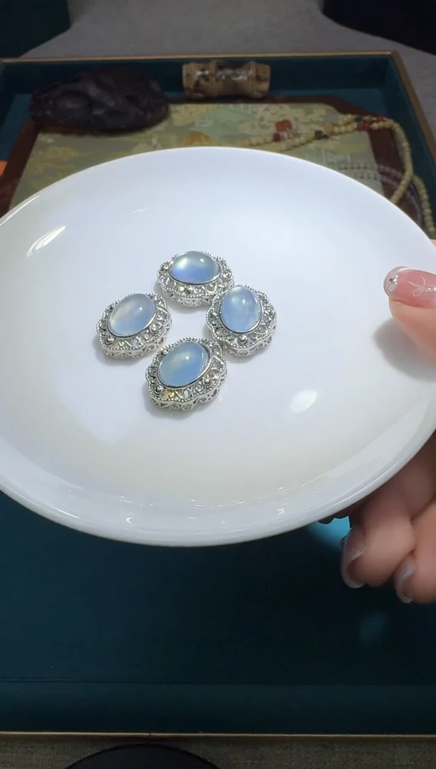 未镶嵌颈饰海蓝宝石多样性发一件 558