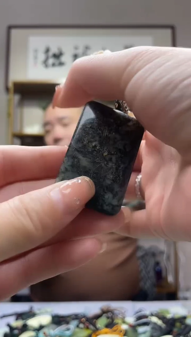 未镶嵌岫玉吊坠·