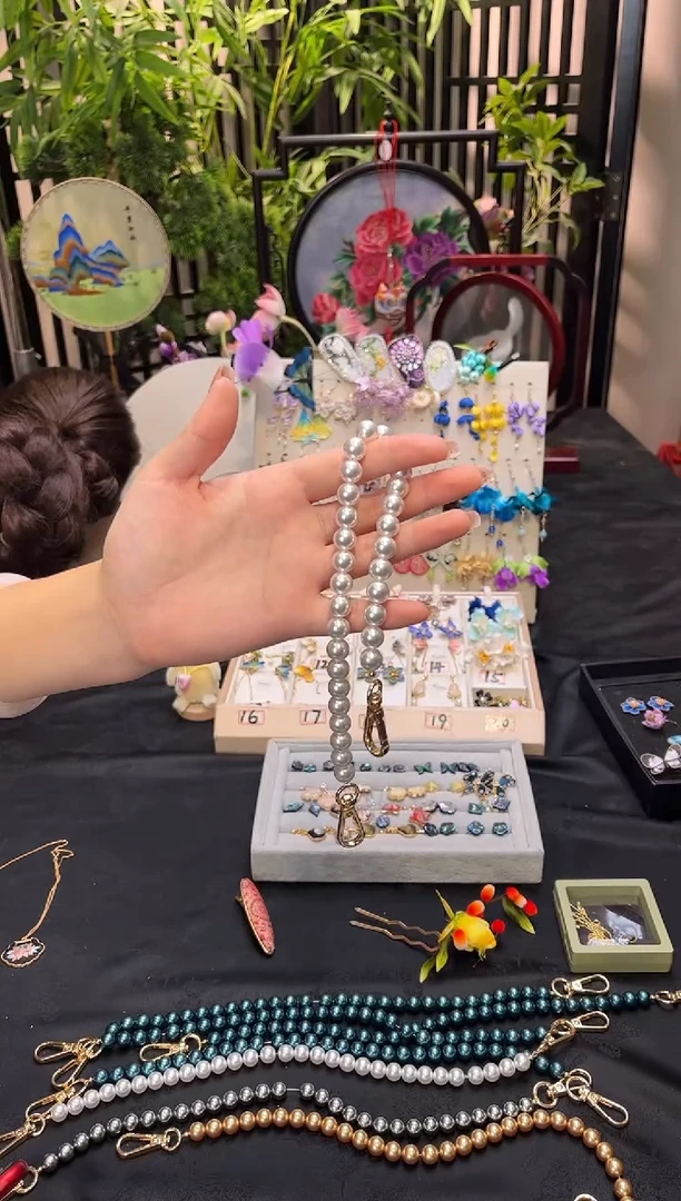 织绣?*梦非遗苏绣手工饰品